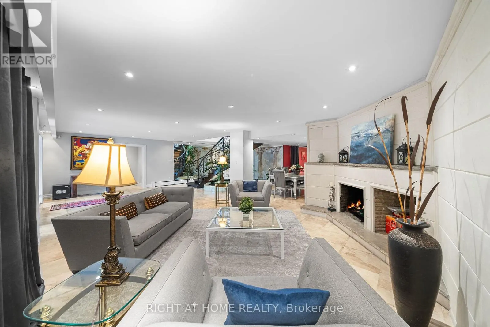 40 HEATHVIEW AVENUE
