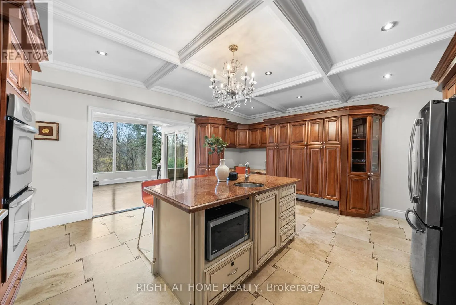 40 HEATHVIEW AVENUE