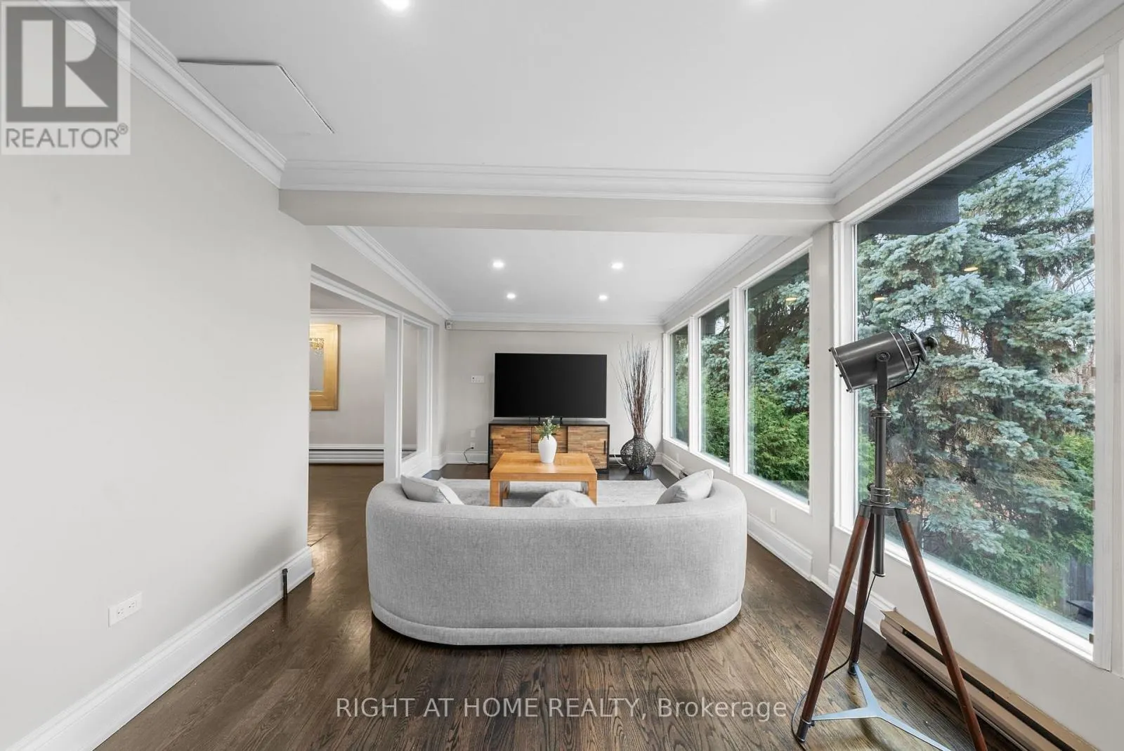 40 HEATHVIEW AVENUE