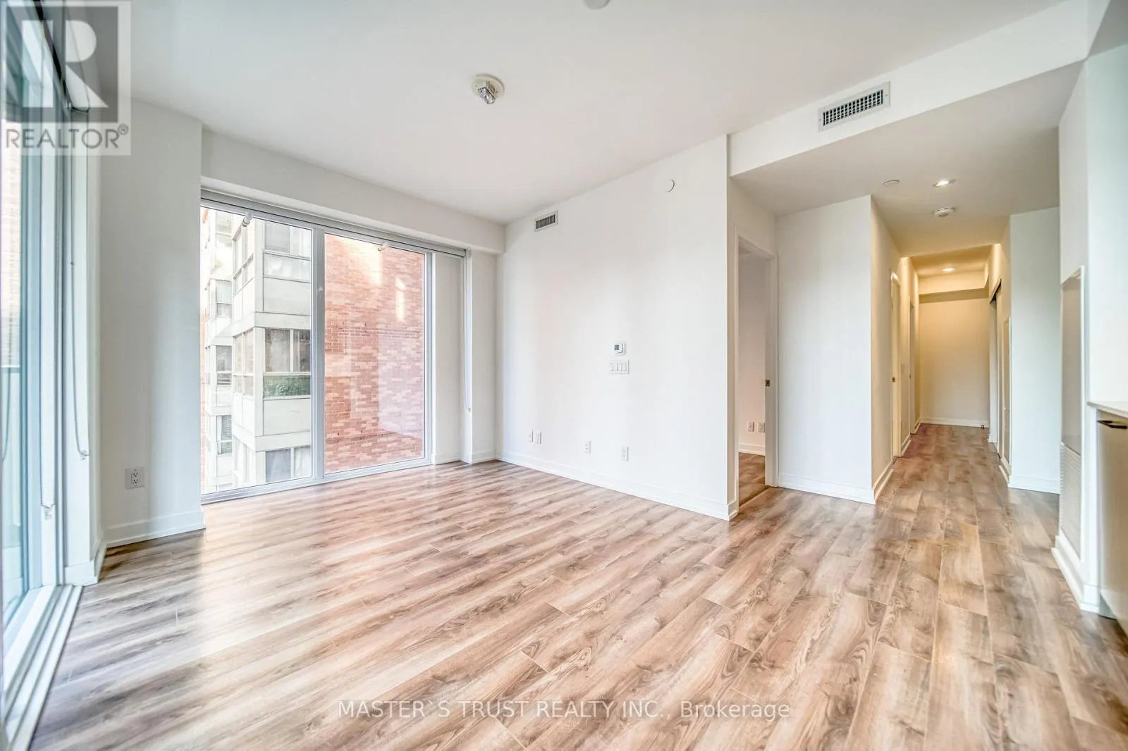 916 - 20 EDWARD STREET