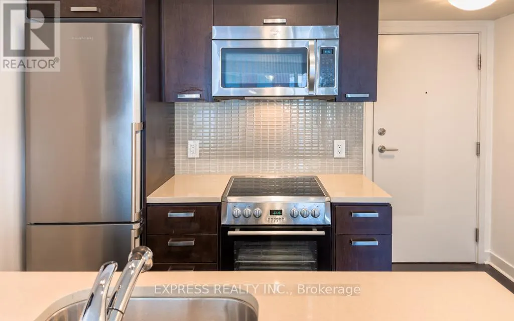 907 - 295 ADELAIDE STREET W