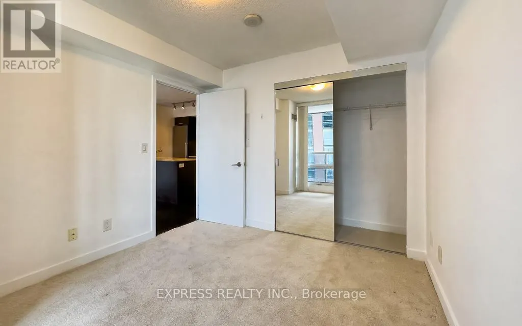 907 - 295 ADELAIDE STREET W