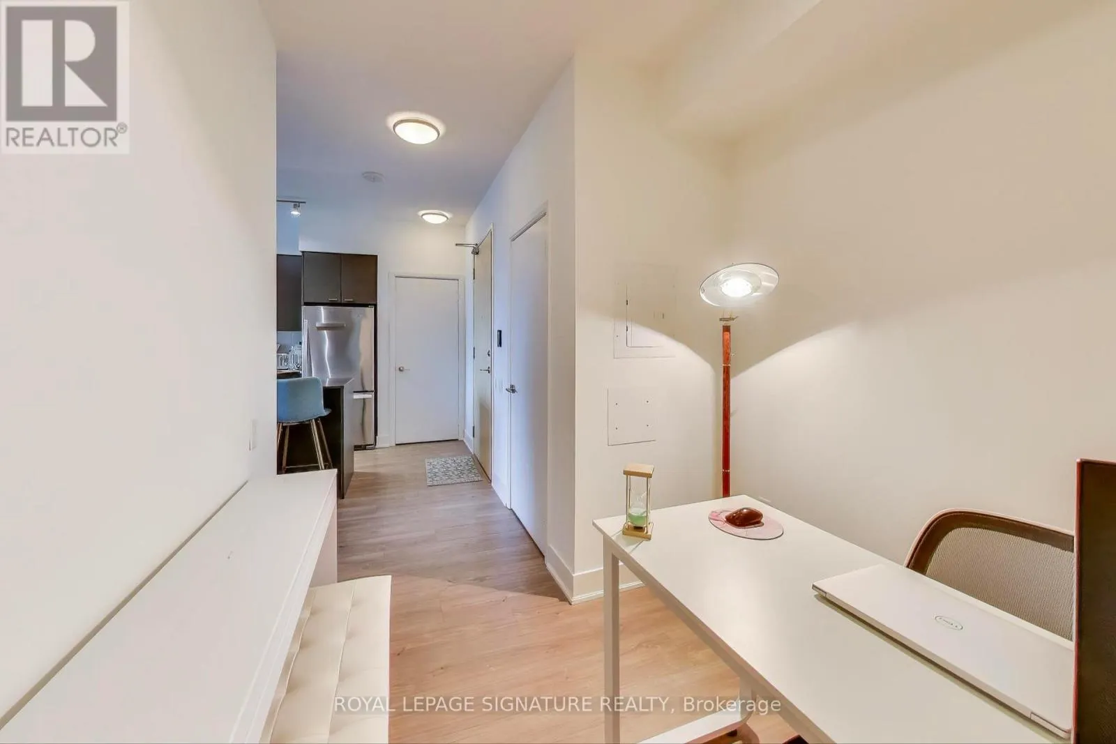 1101 - 30 ROEHAMPTON AVENUE