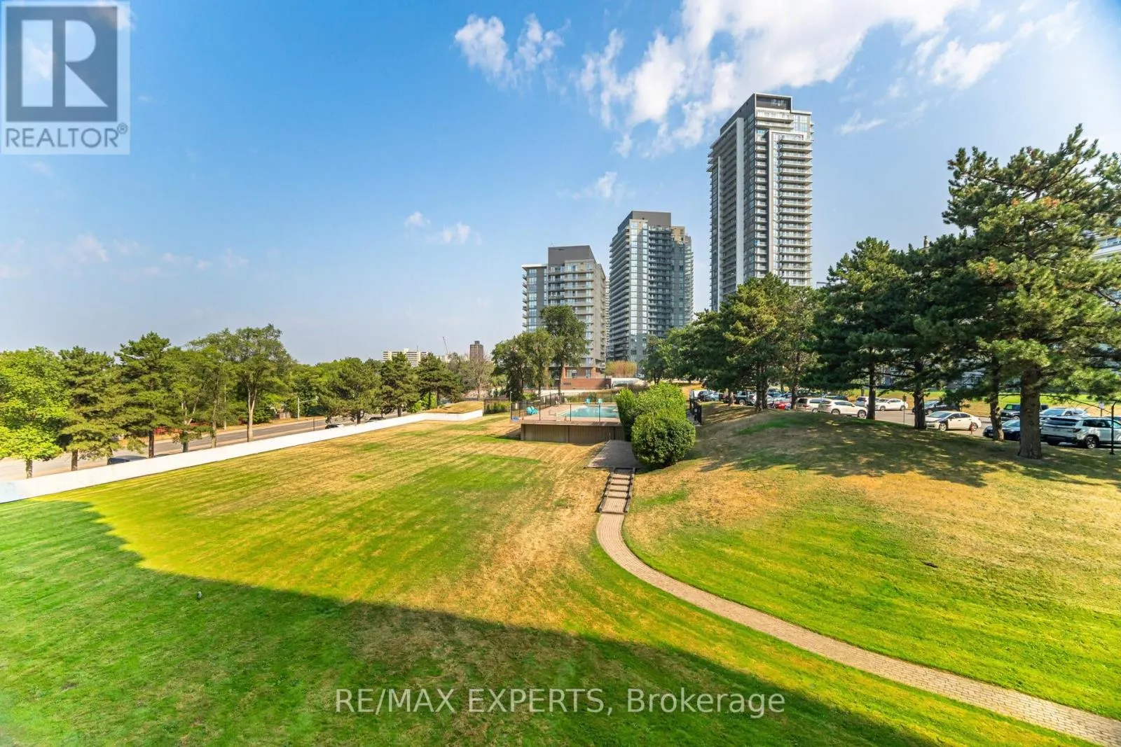 306 - 10 PARKWAY FOREST DRIVE