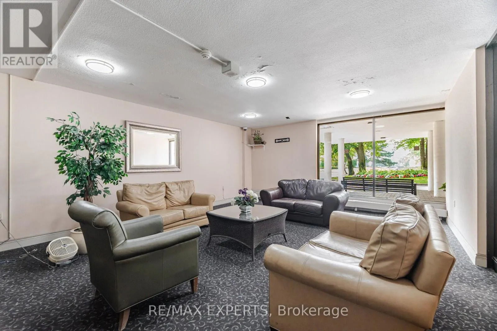 306 - 10 PARKWAY FOREST DRIVE