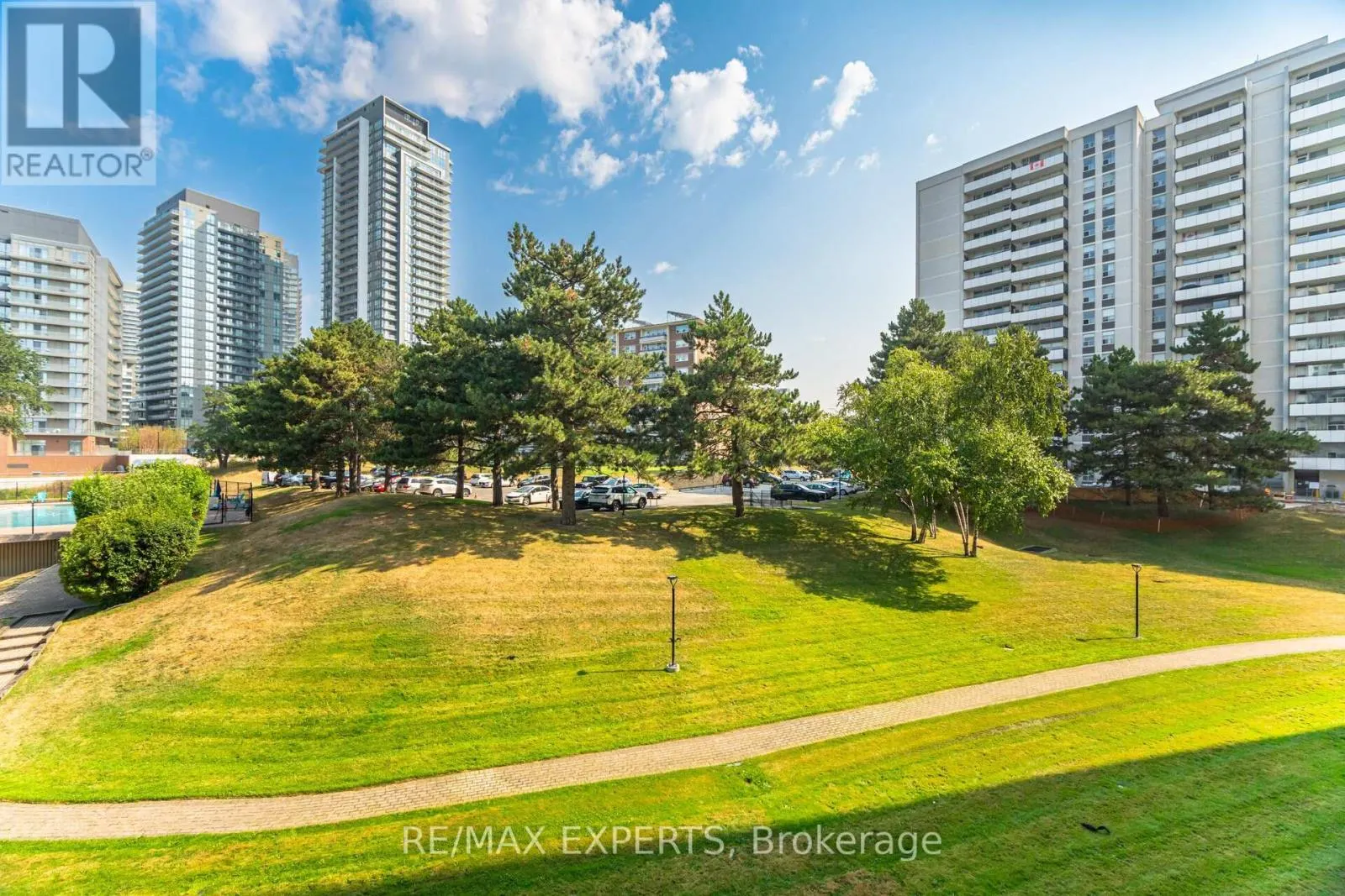 306 - 10 PARKWAY FOREST DRIVE