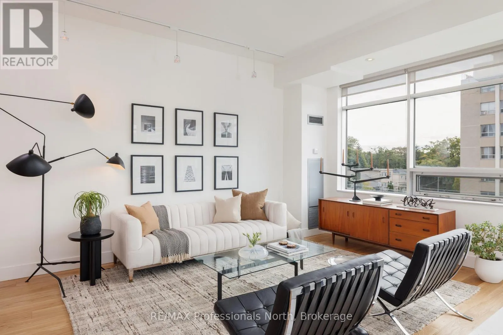 404 - 562 EGLINTON AVENUE E, #404
