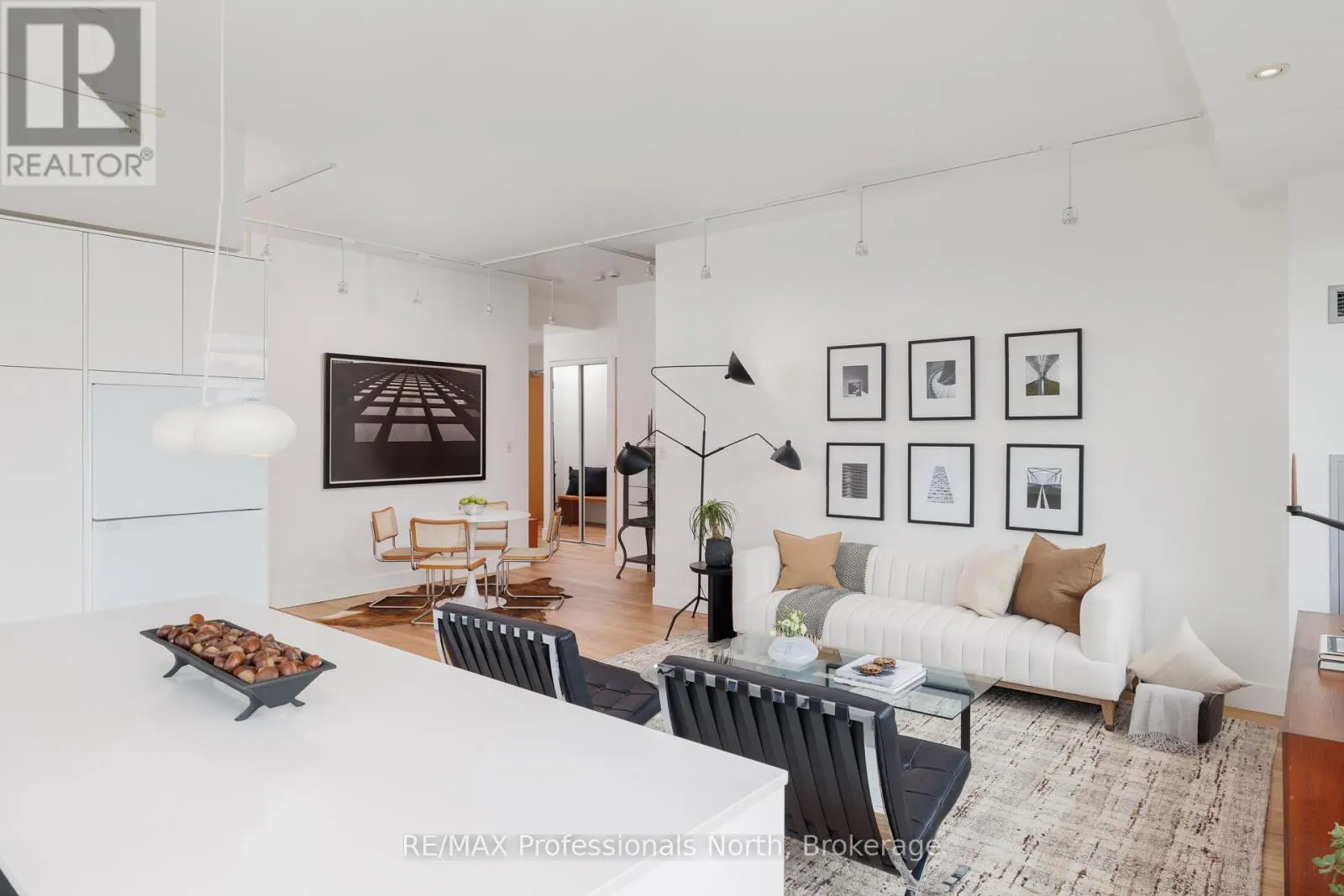 404 - 562 EGLINTON AVENUE E, #404