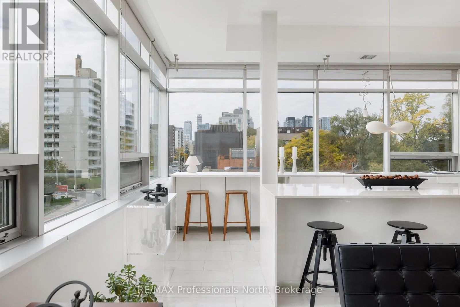 404 - 562 EGLINTON AVENUE E, #404