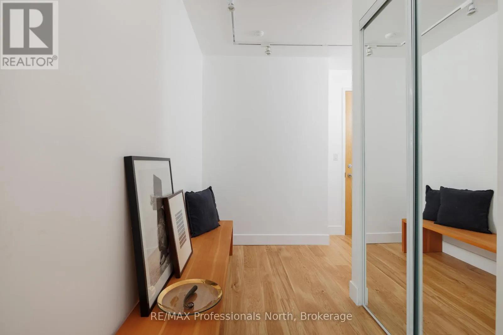 404 - 562 EGLINTON AVENUE E, #404