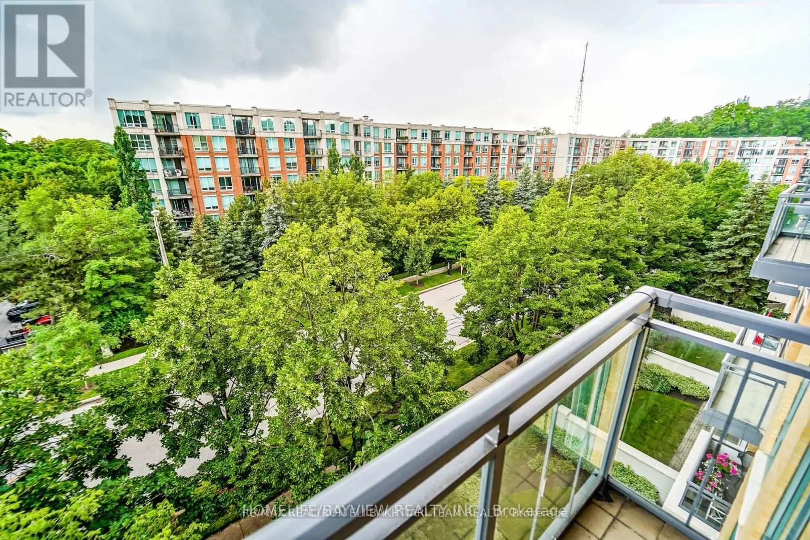618 - 11 WILLIAM CARSON CRESCENT