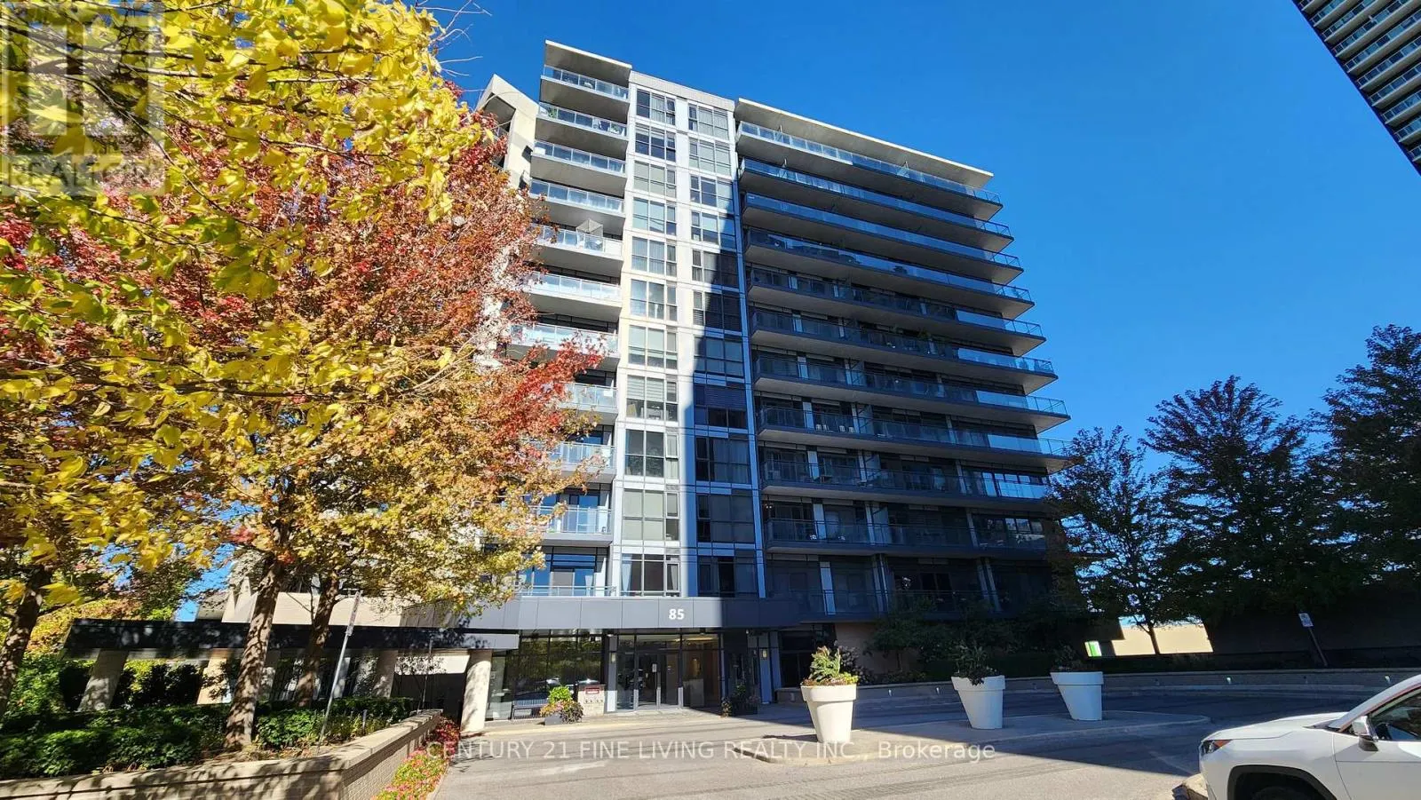 909 - 85 THE DONWAY W