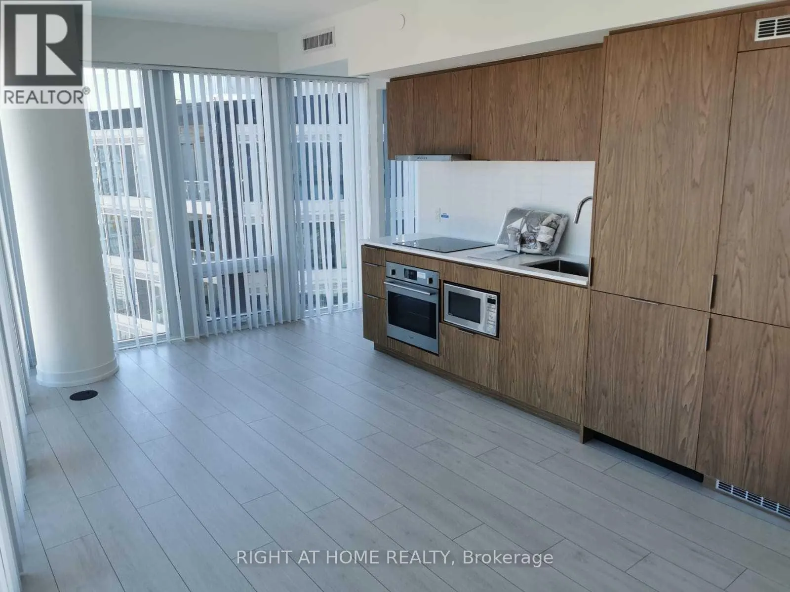 PH211 - 60 SHUTER STREET