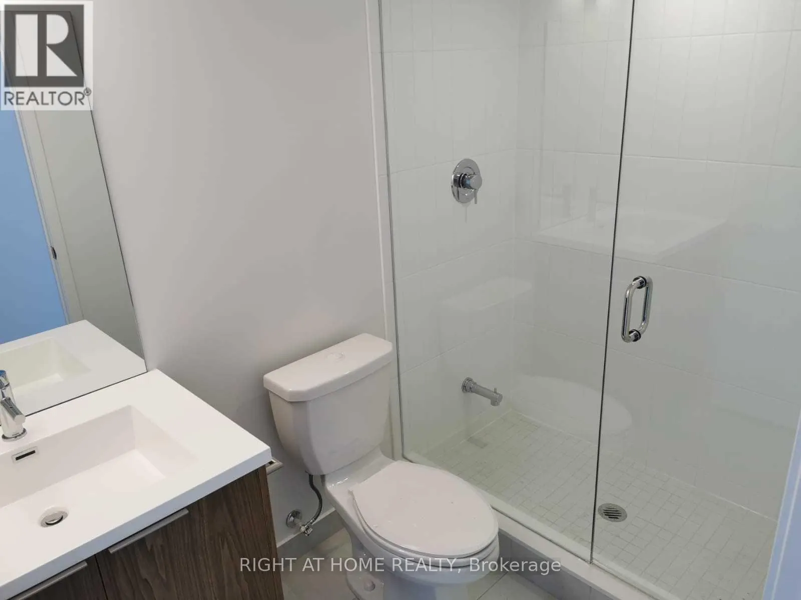 PH211 - 60 SHUTER STREET