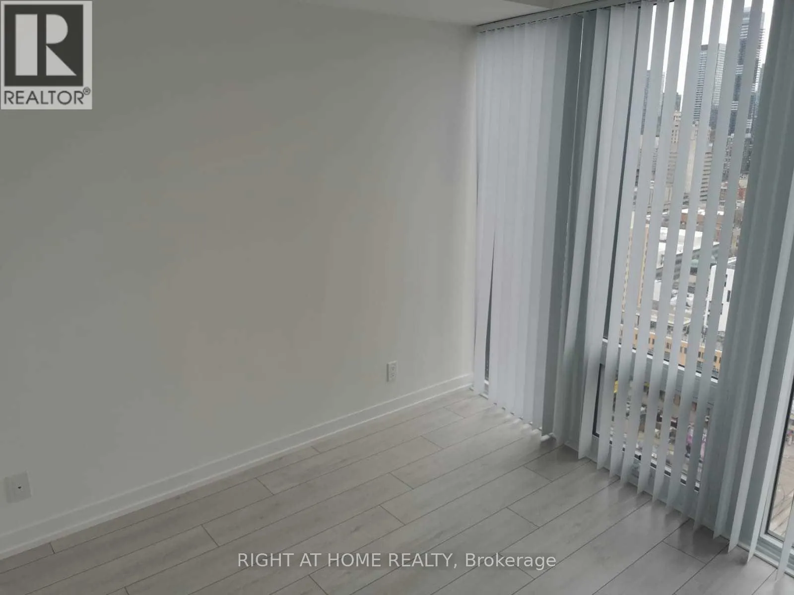 PH211 - 60 SHUTER STREET