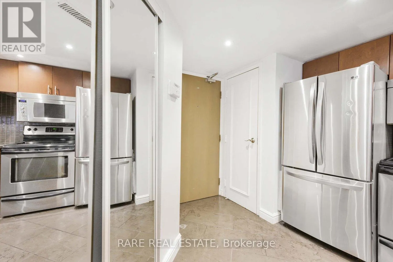 310 - 1001 BAY STREET