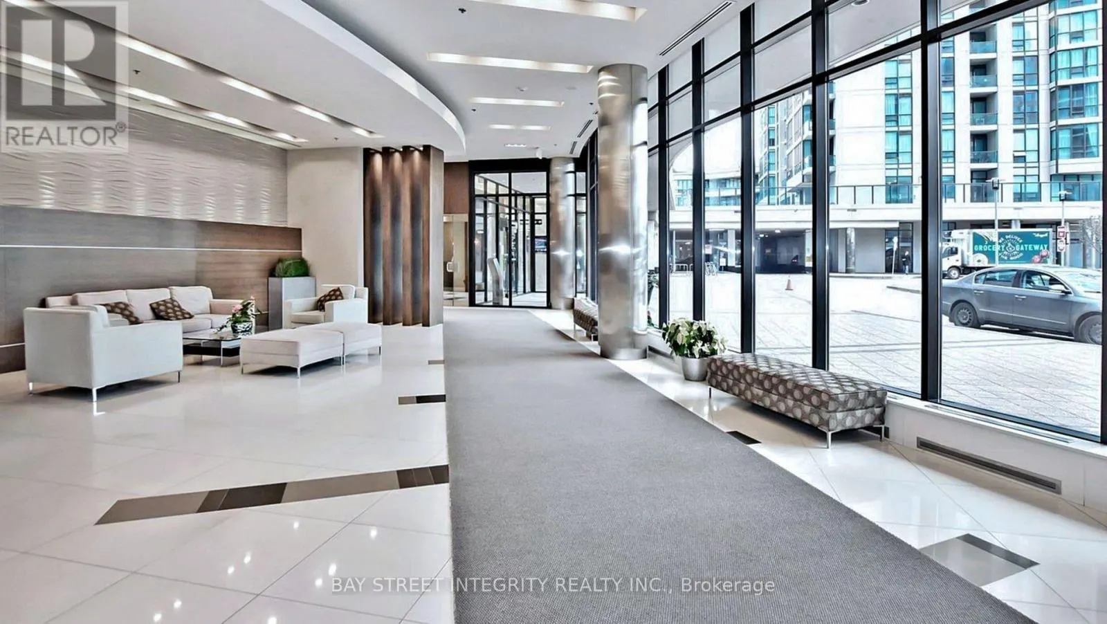 2609 - 33 BAY STREET