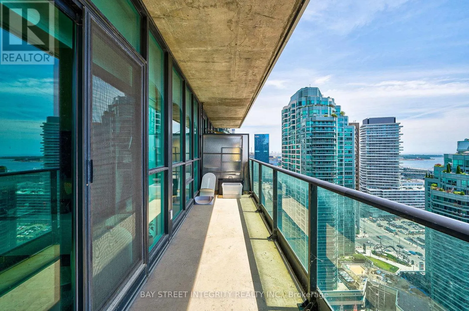 2609 - 33 BAY STREET
