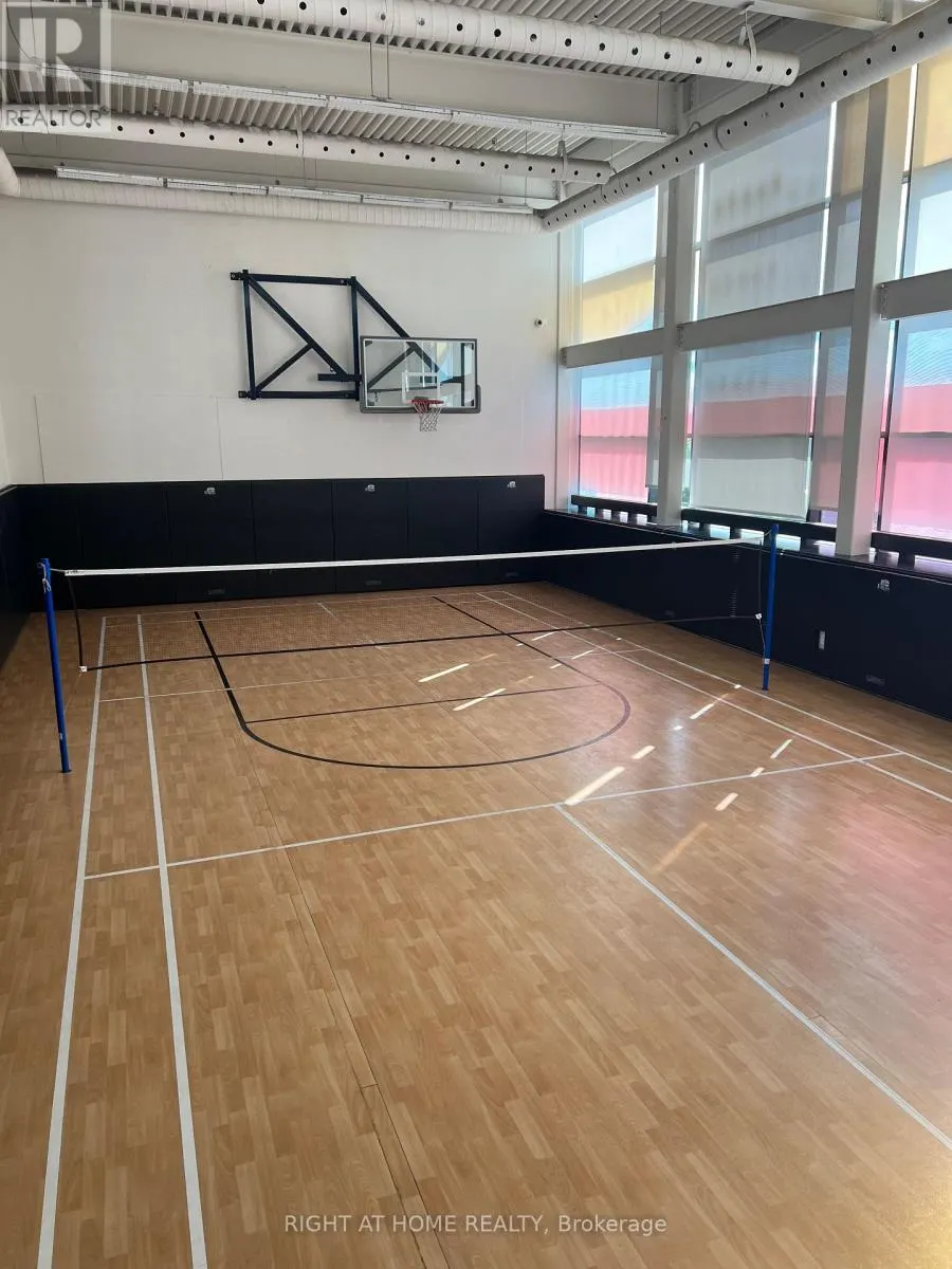 2101 - 33 SINGER COURT