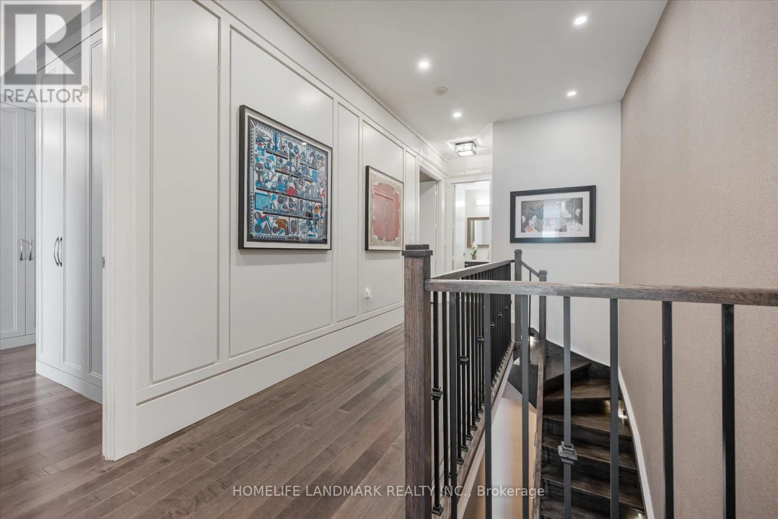 102 - 29 QUEENS QUAY E