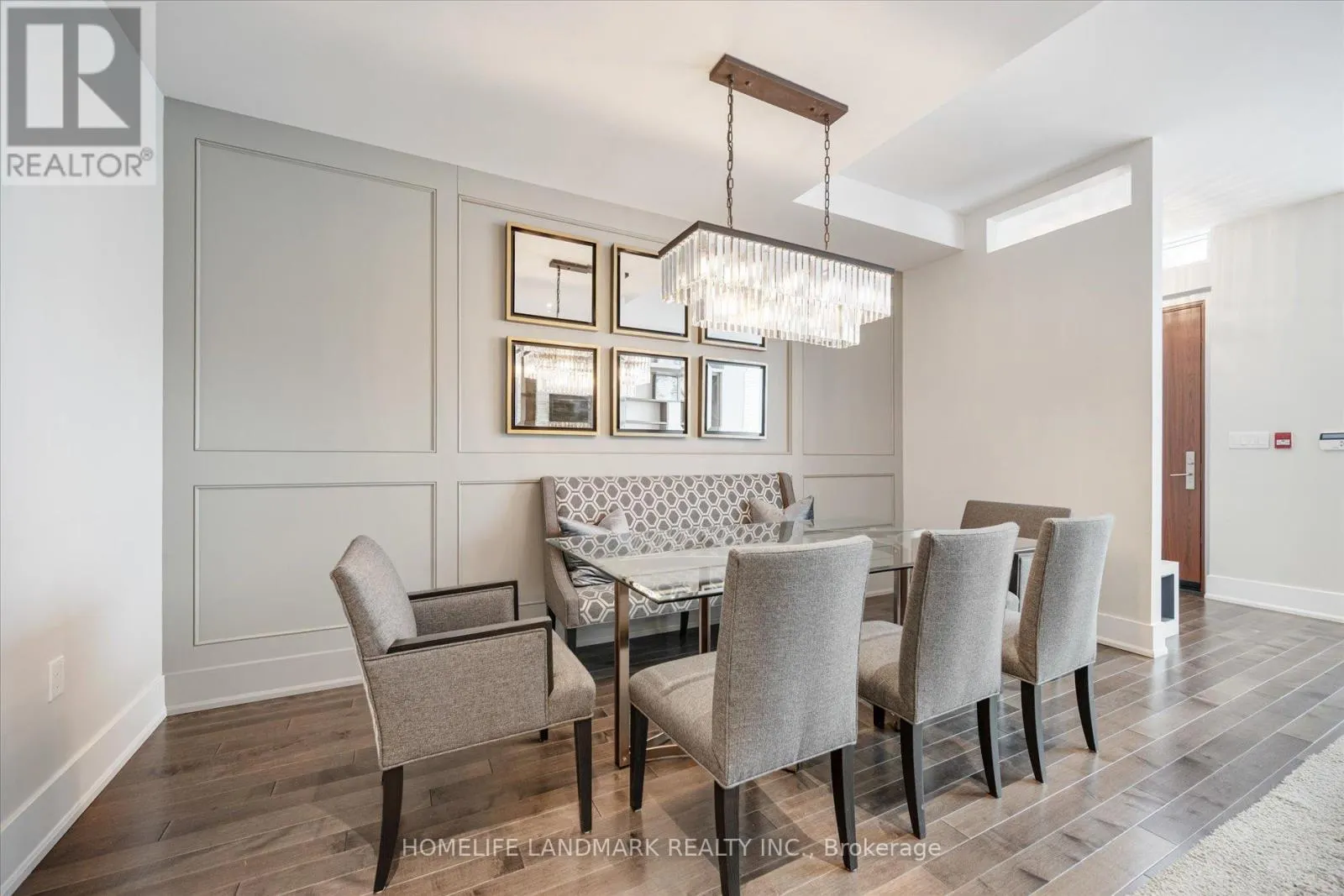 102 - 29 QUEENS QUAY E