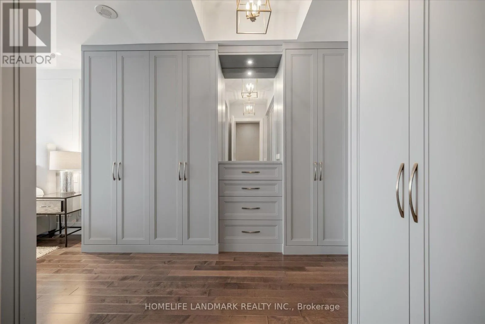102 - 29 QUEENS QUAY E