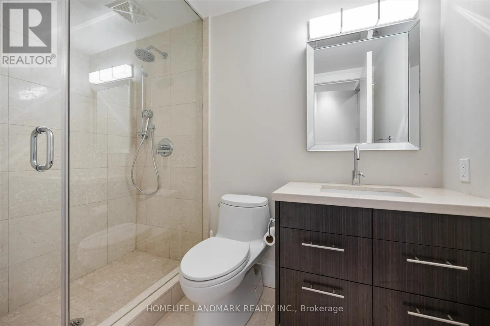 102 - 29 QUEENS QUAY E