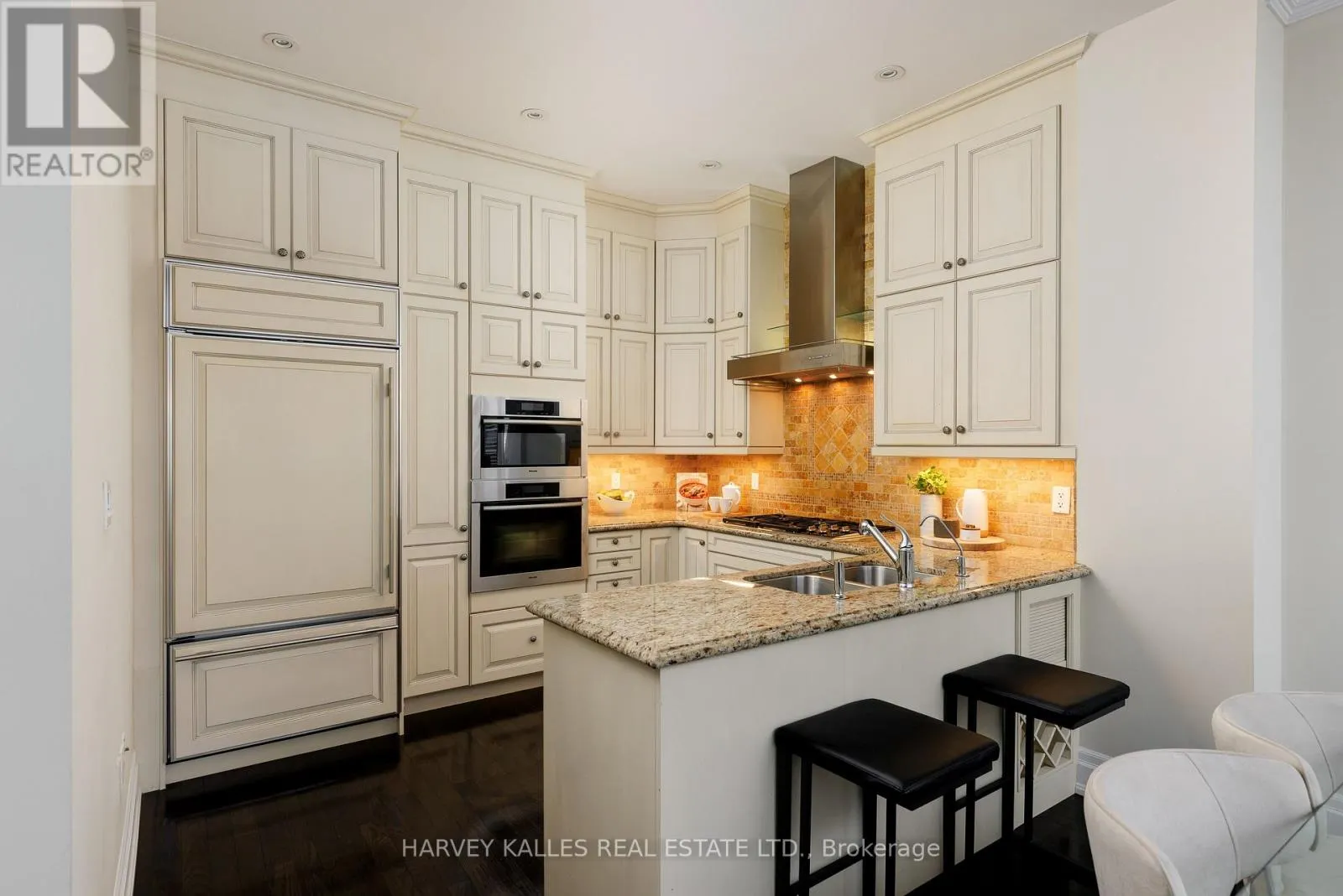 304 - 51 YORK MILLS ROAD