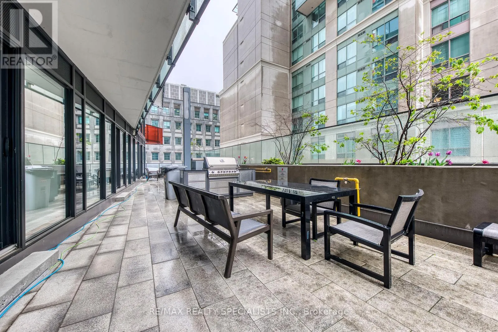 1405 - 215 QUEEN STREET W