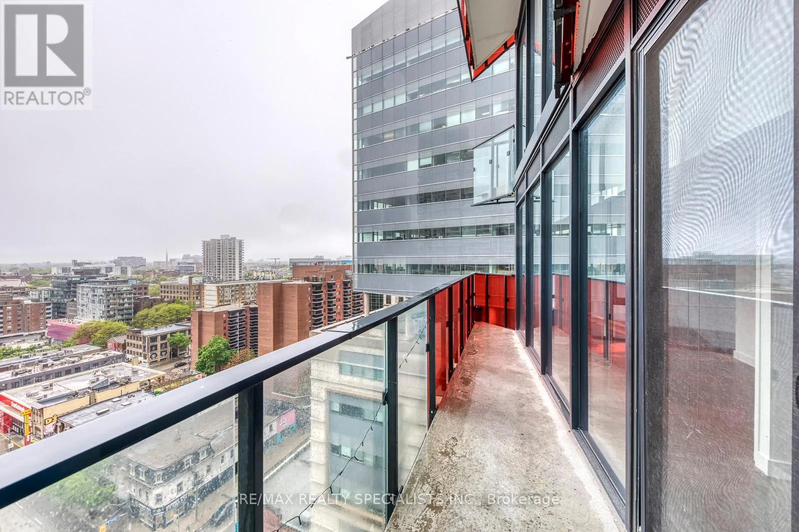 1405 - 215 QUEEN STREET W