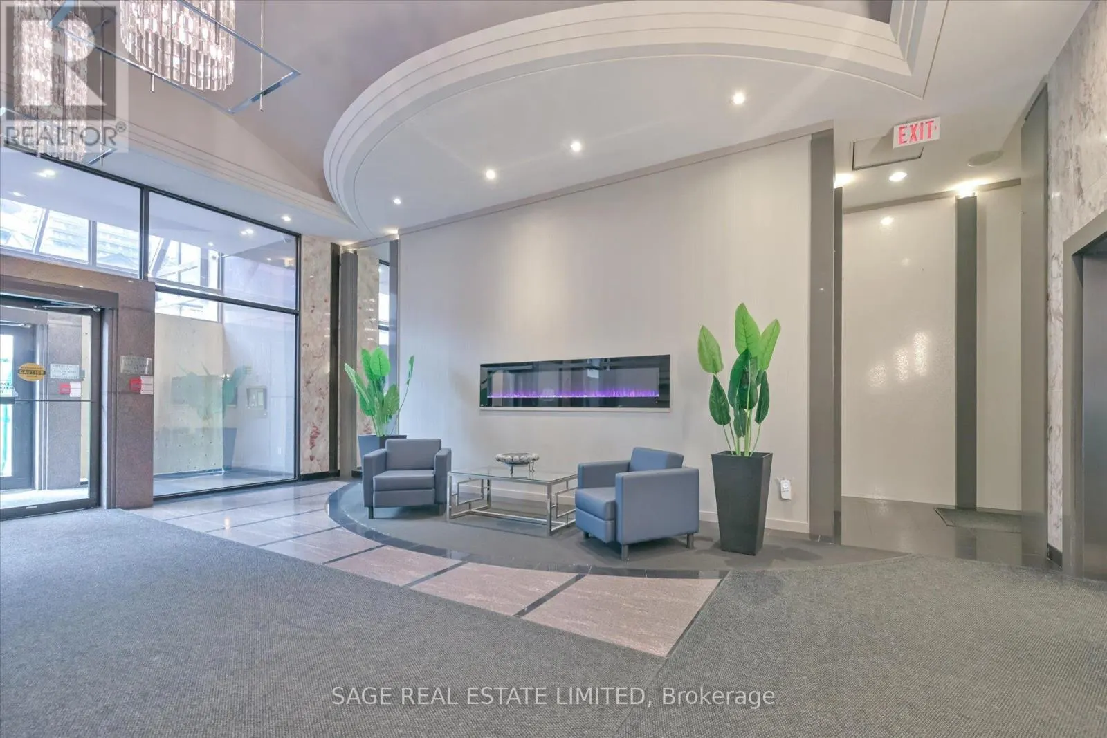 413 - 555 YONGE STREET