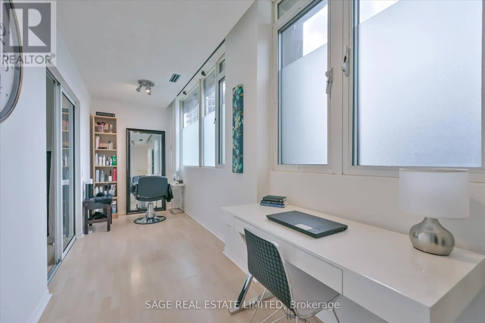 413 - 555 YONGE STREET