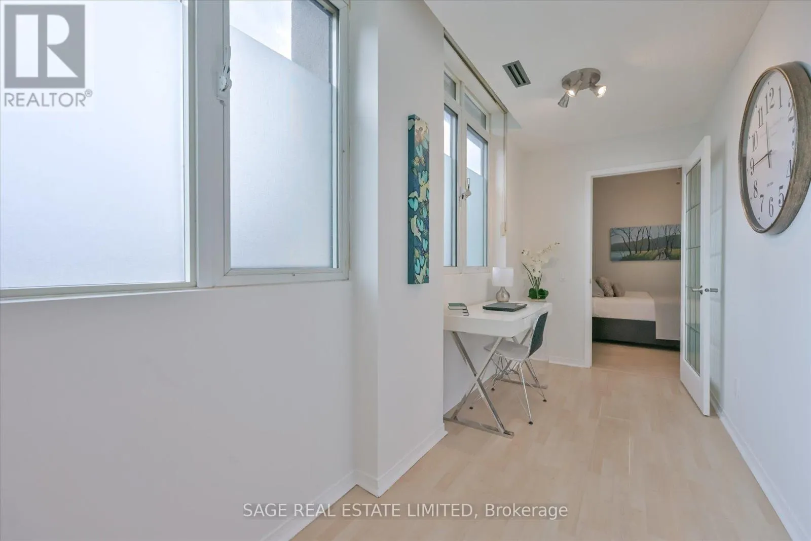 413 - 555 YONGE STREET
