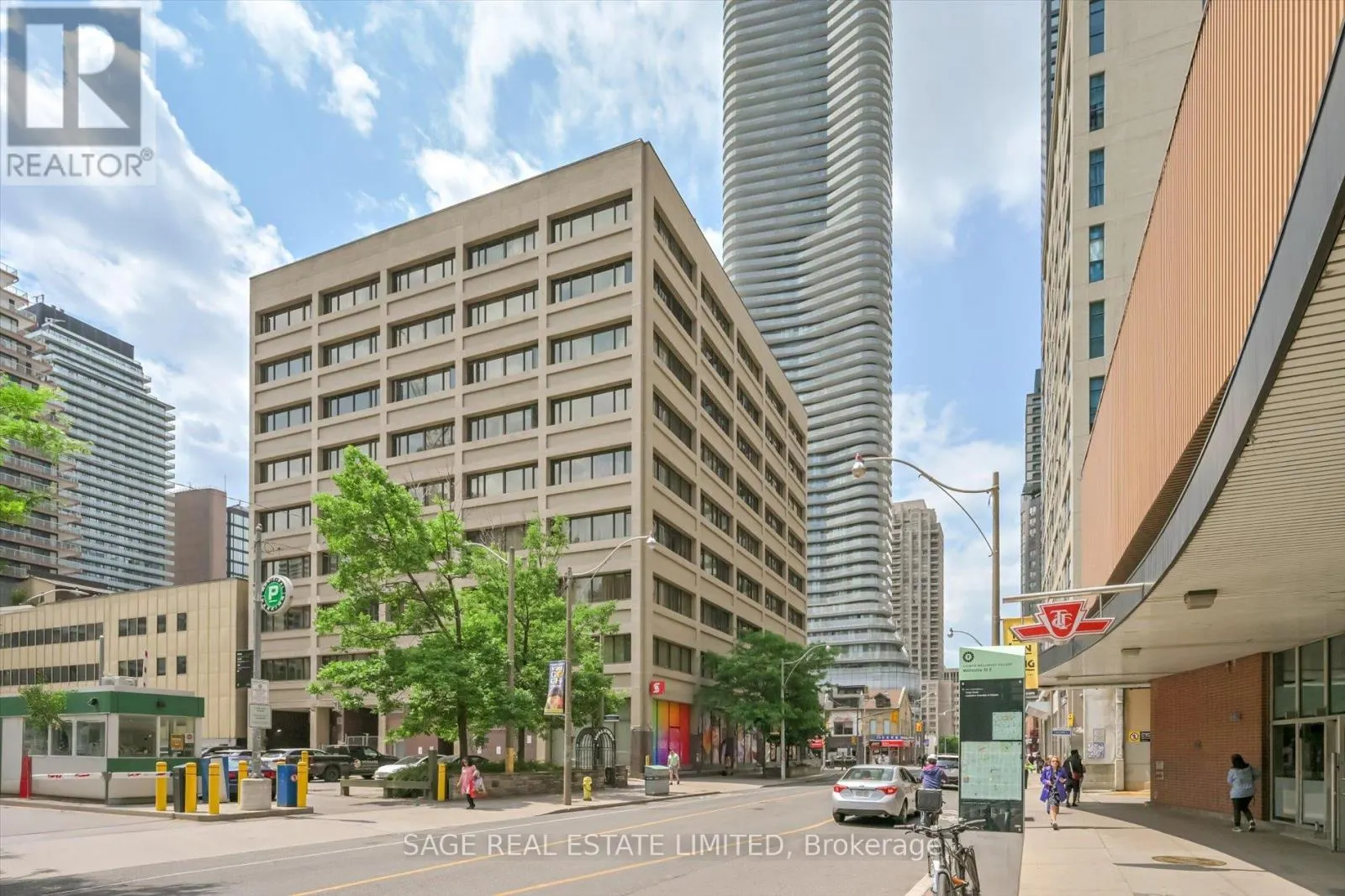 413 - 555 YONGE STREET