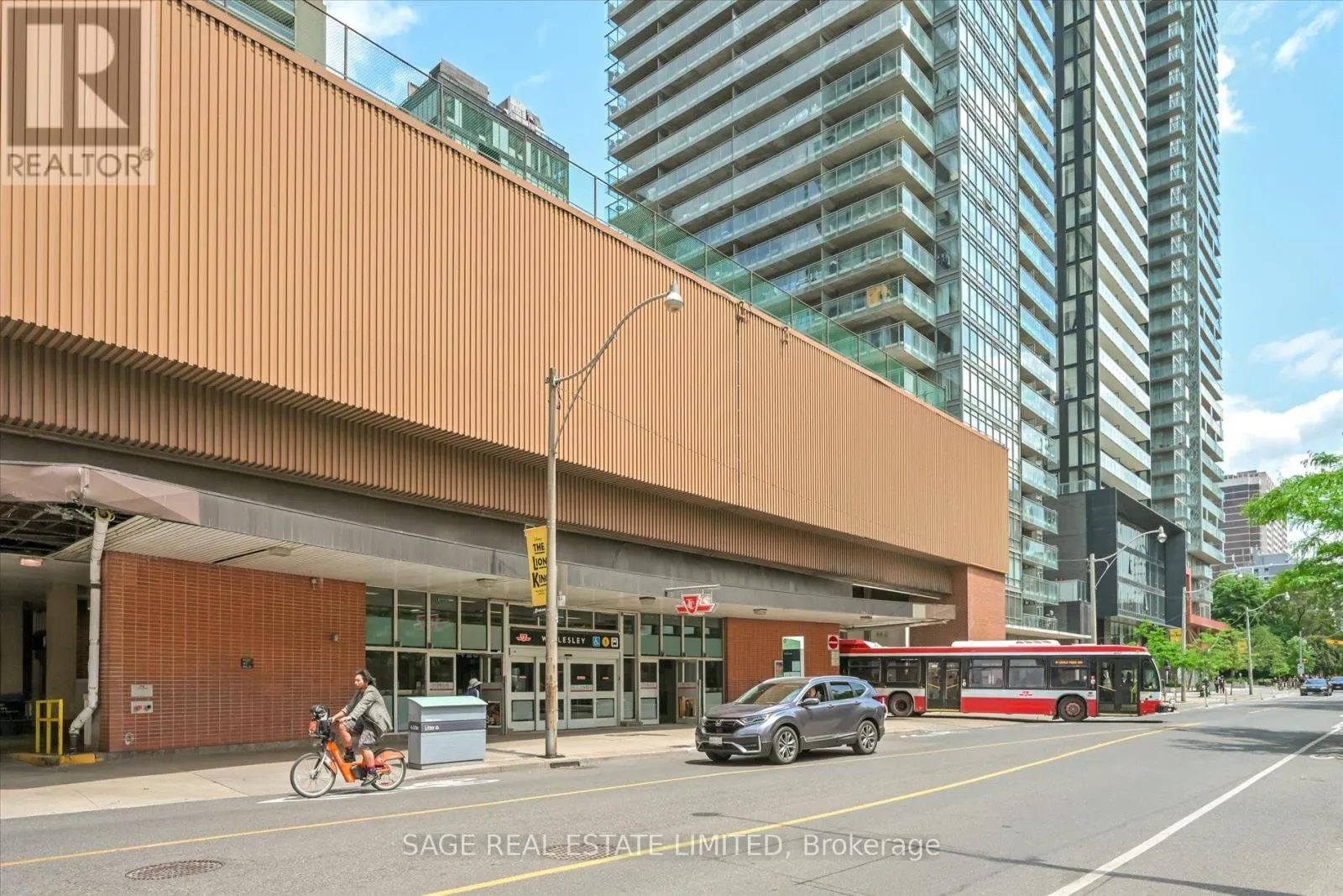 413 - 555 YONGE STREET