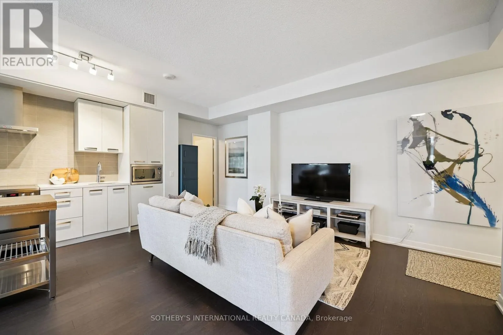 S318 - 455 FRONT STREET E