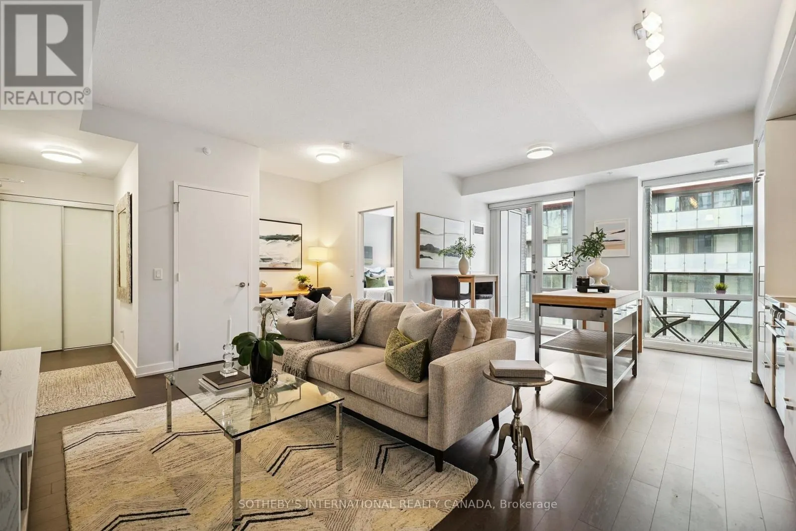 S318 - 455 FRONT STREET E