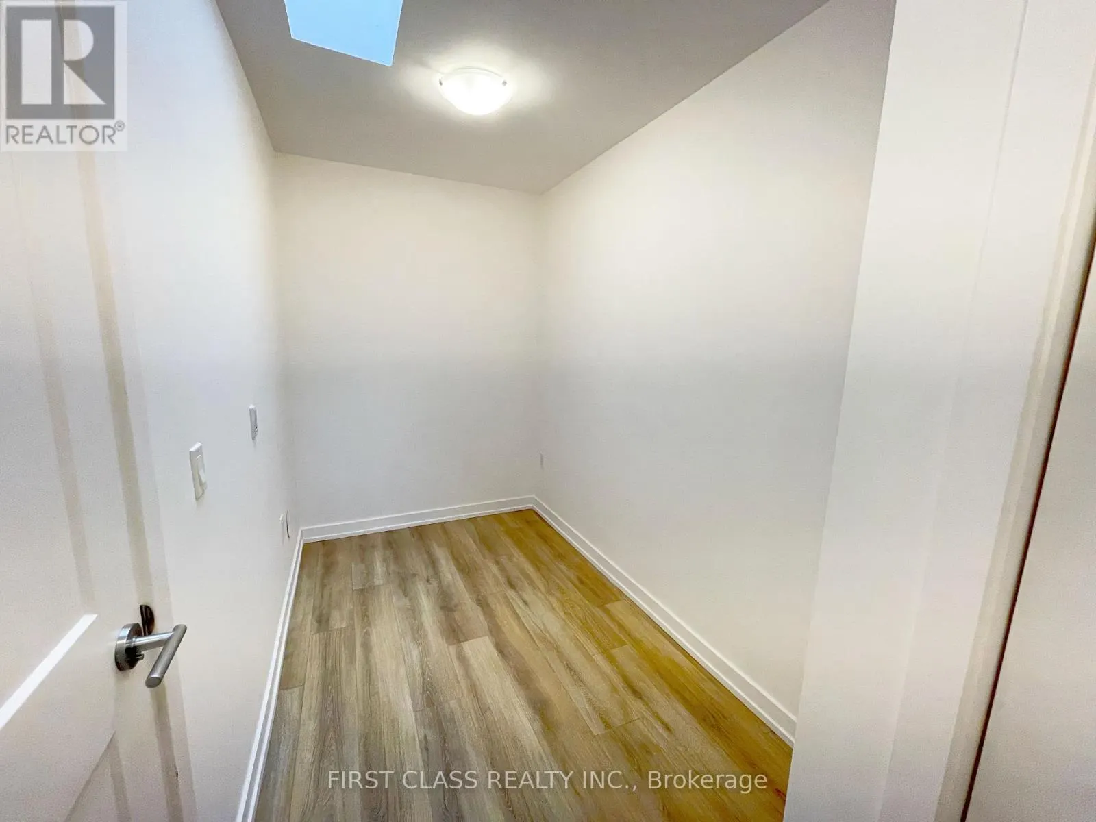 24 - 57 FINCH AVENUE W