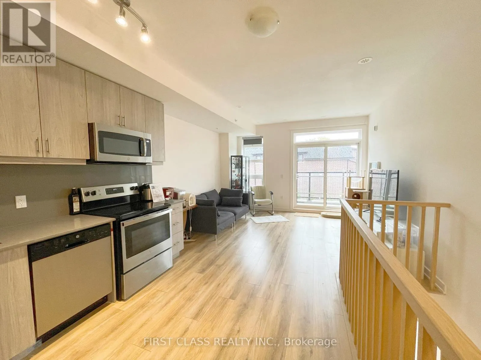 24 - 57 FINCH AVENUE W