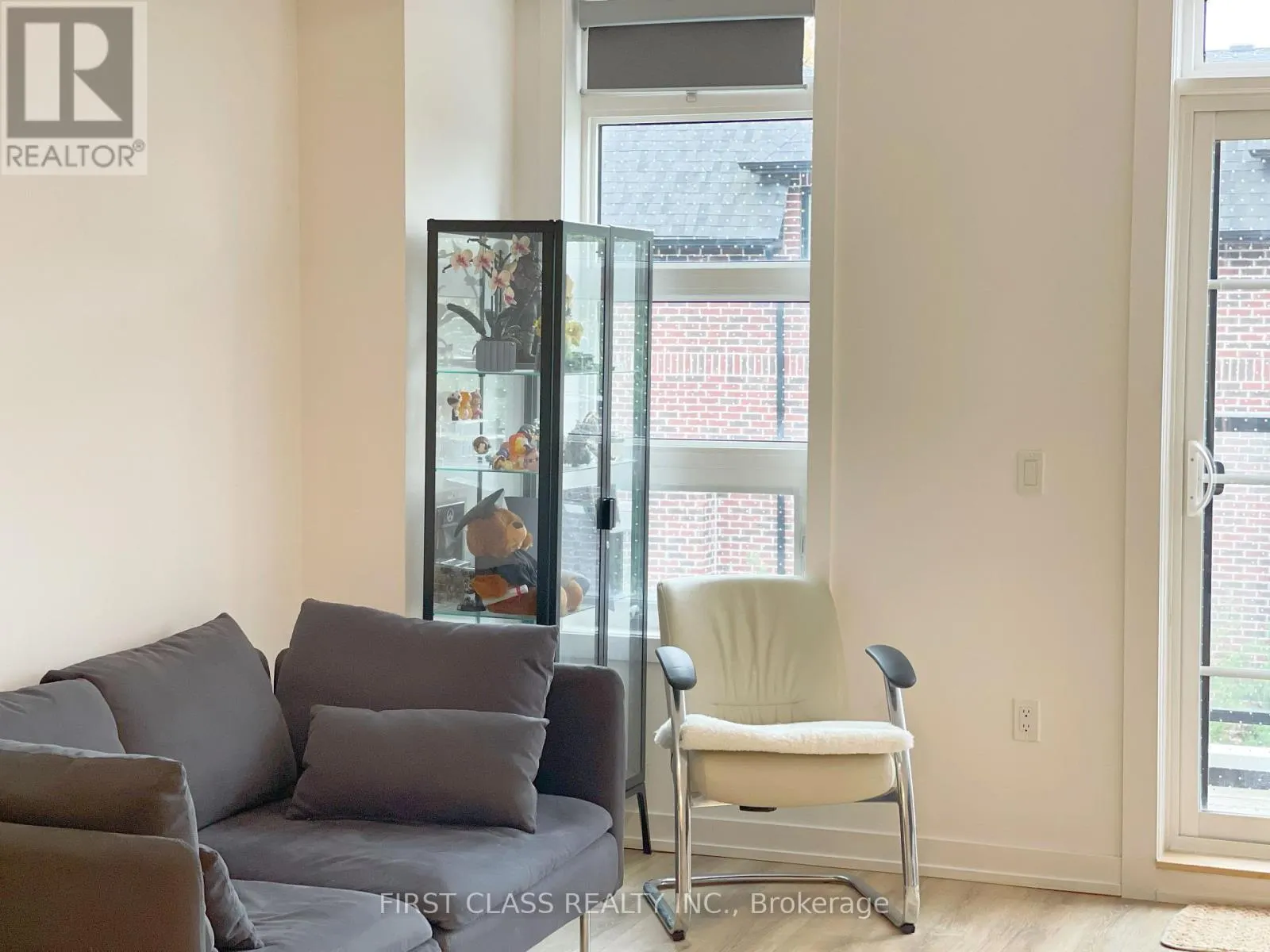 24 - 57 FINCH AVENUE W