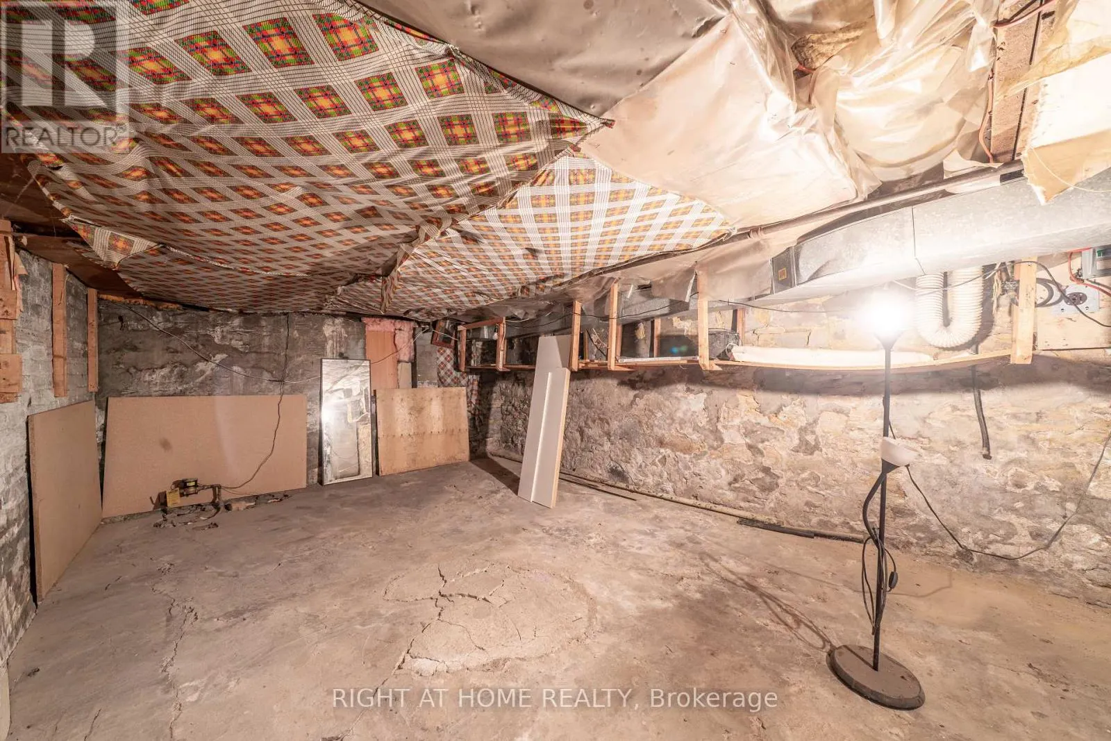 1059 BATHURST STREET