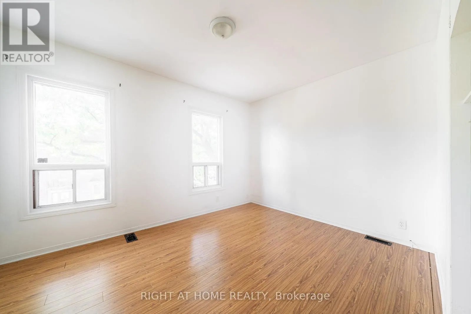 1059 BATHURST STREET