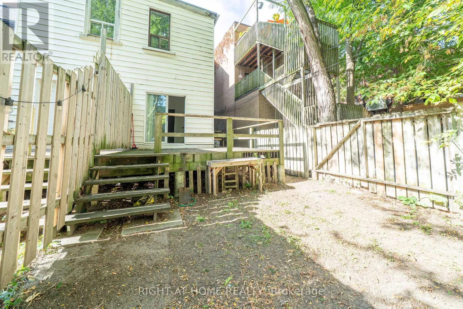 1059 BATHURST STREET