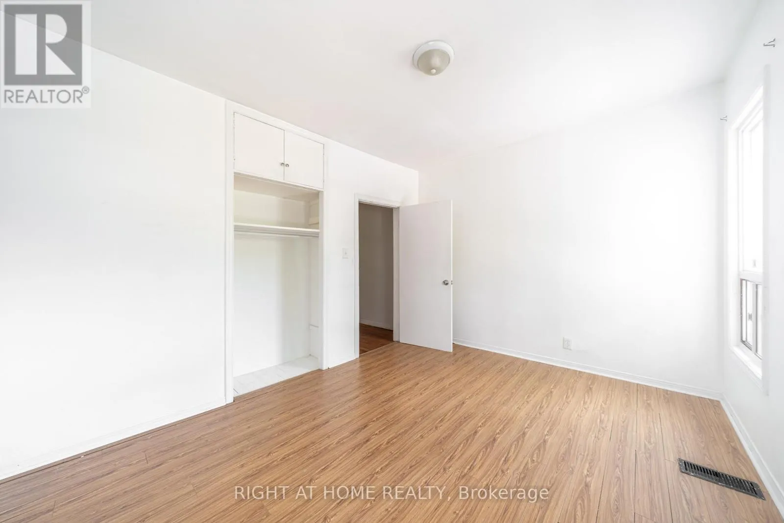 1059 BATHURST STREET