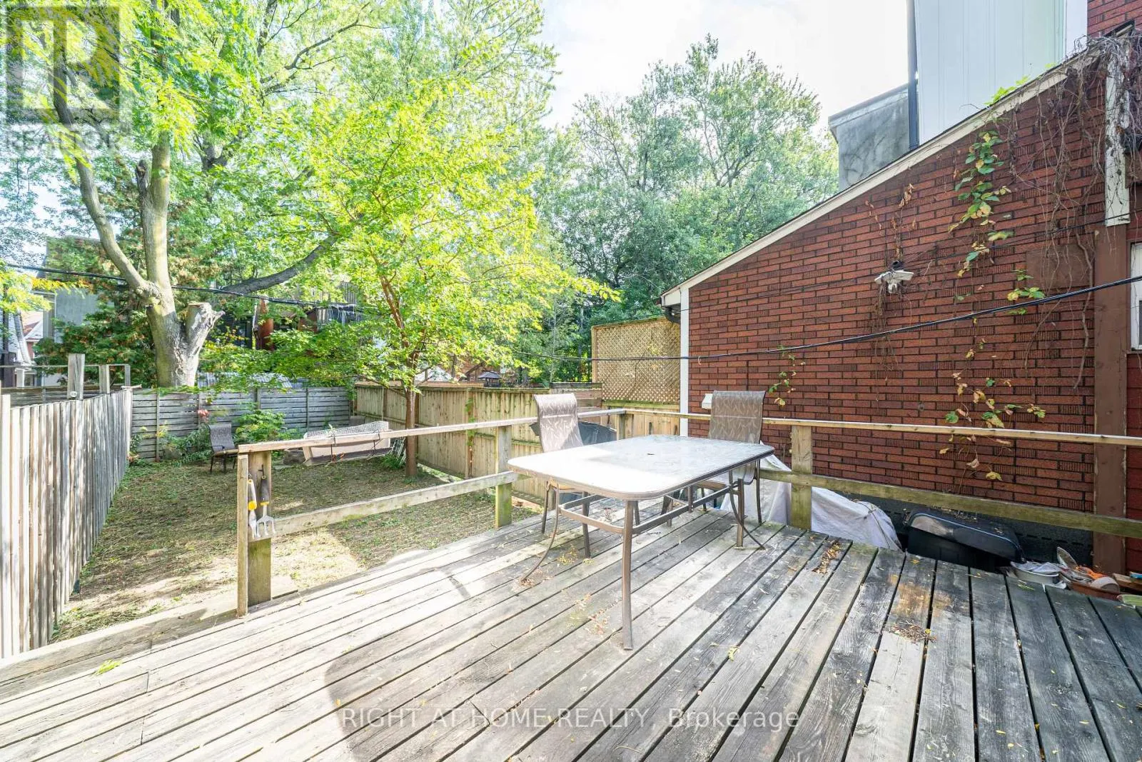 1057 BATHURST STREET