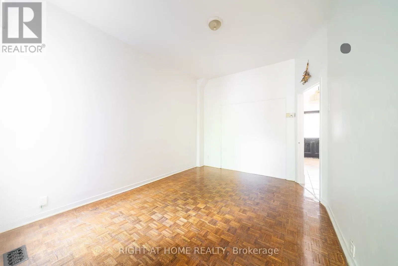 1057 BATHURST STREET