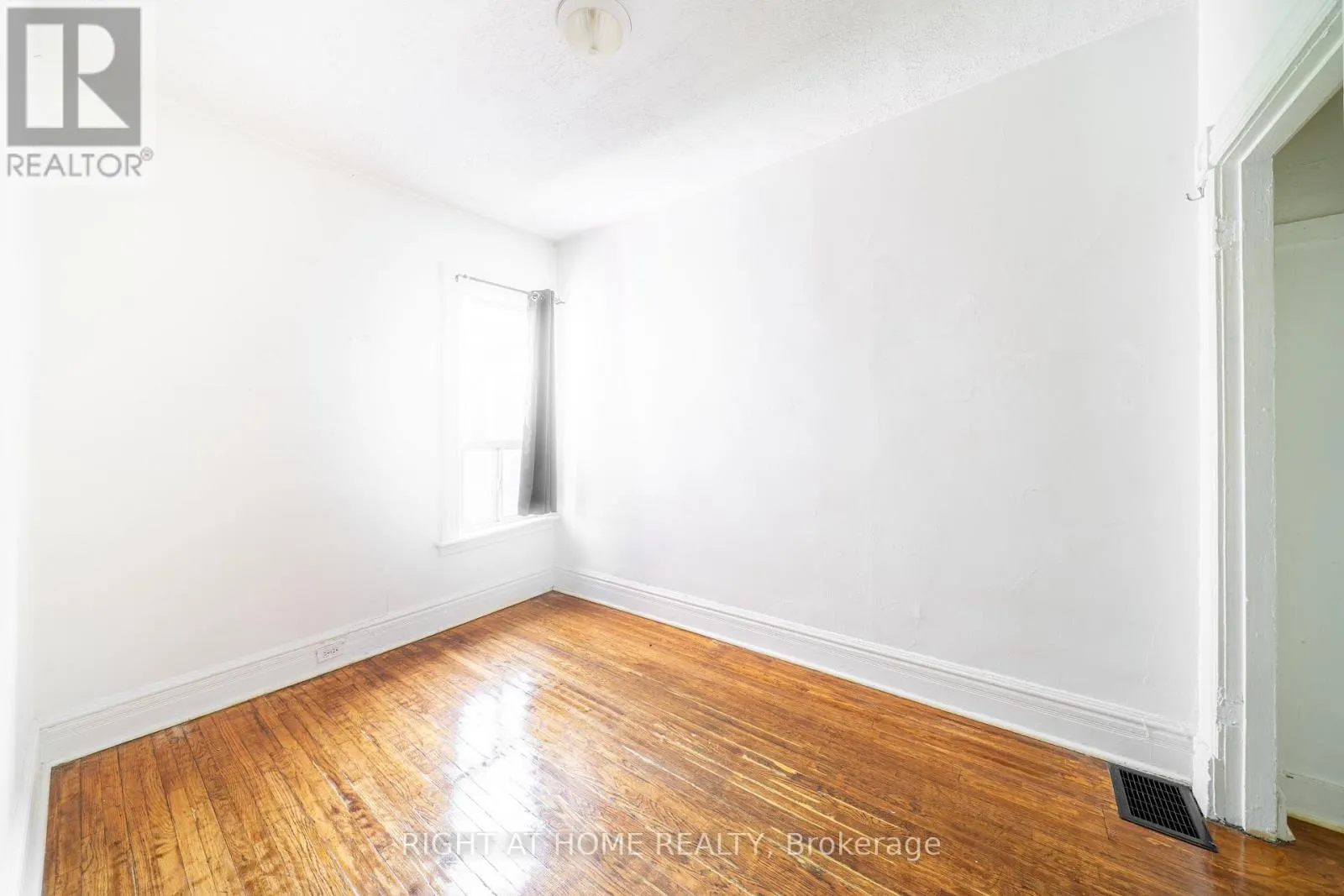 1057 BATHURST STREET