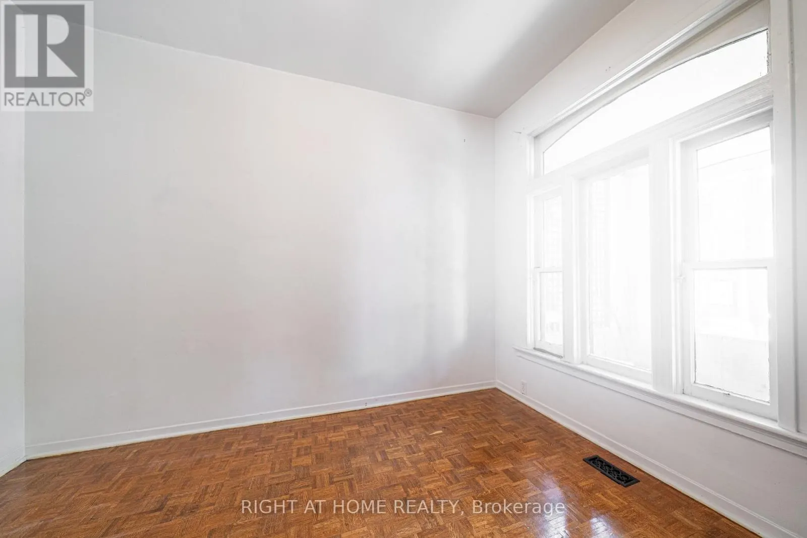 1057 BATHURST STREET