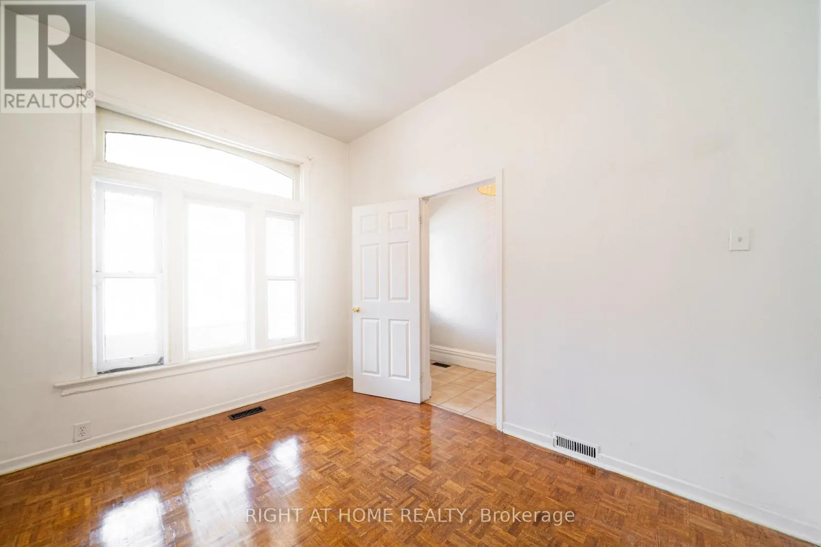 1057 BATHURST STREET