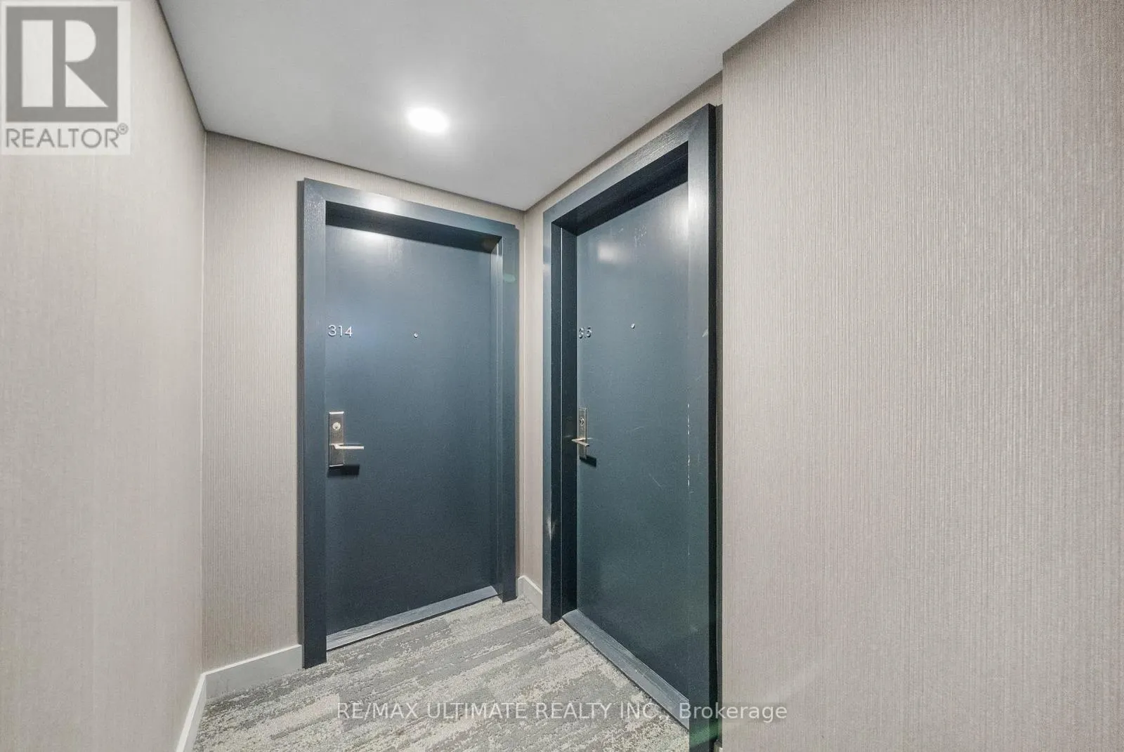 315 - 650 KING STREET W